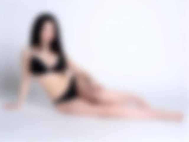 Julia1992 image 3